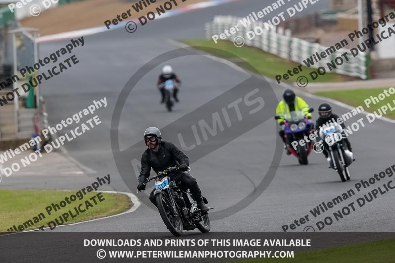 Vintage motorcycle club;eventdigitalimages;mallory park;mallory park trackday photographs;no limits trackdays;peter wileman photography;trackday digital images;trackday photos;vmcc festival 1000 bikes photographs